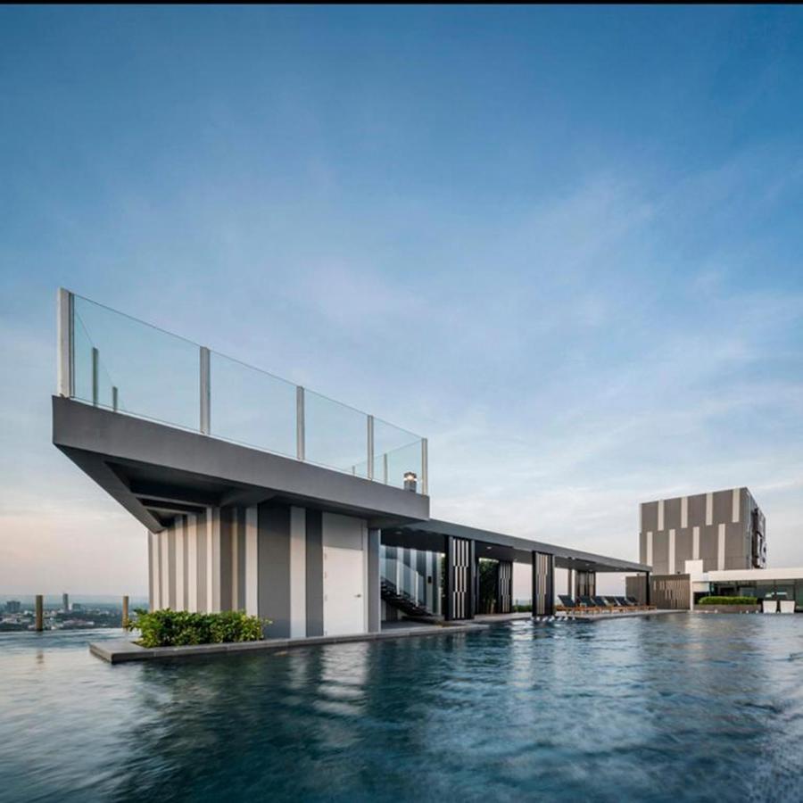 The Base Infinity Apartment Pattaya Exterior photo