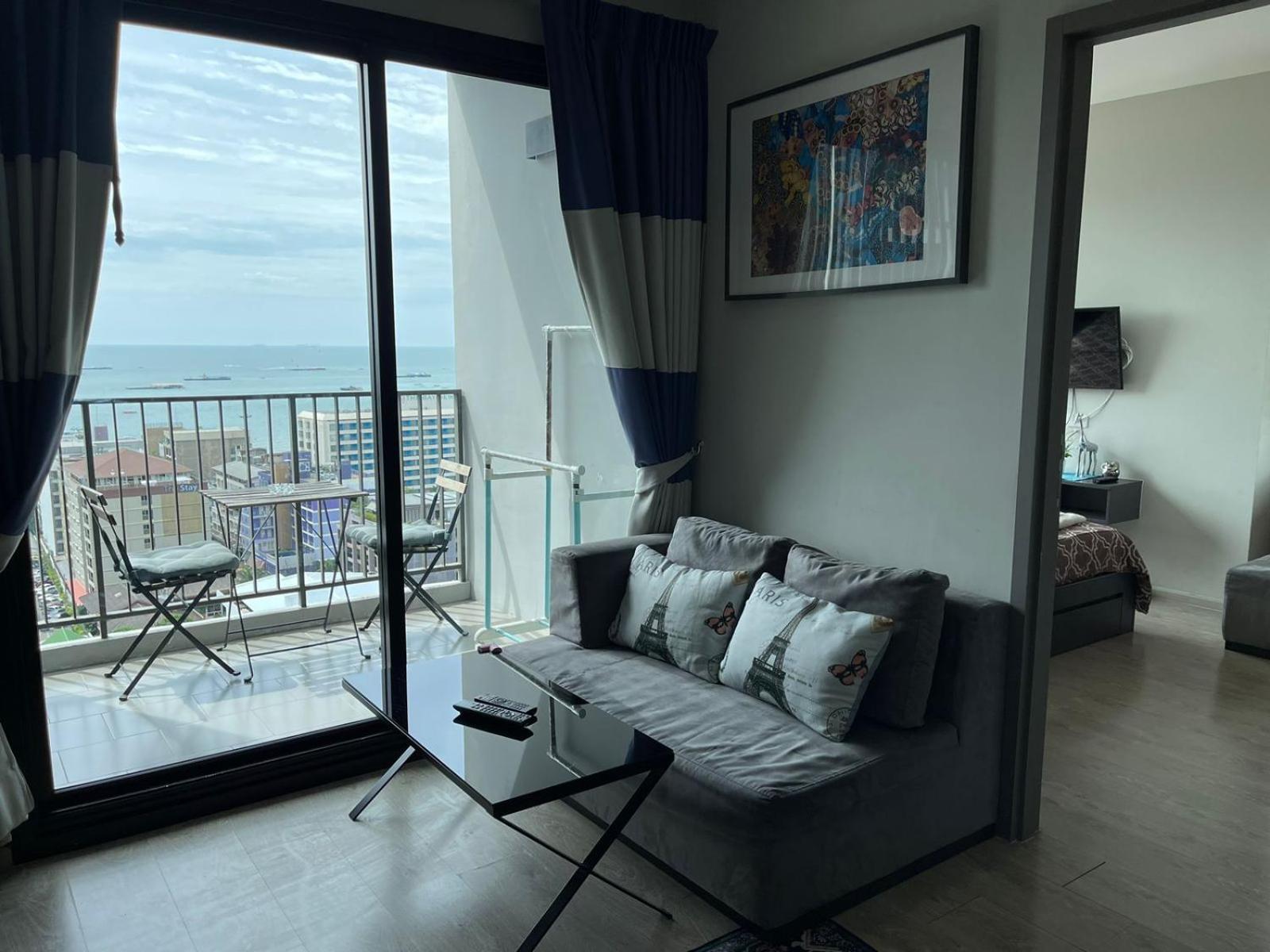 The Base Infinity Apartment Pattaya Exterior photo